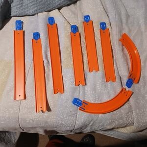 8pc Hotwheels Track Builder With Connectors